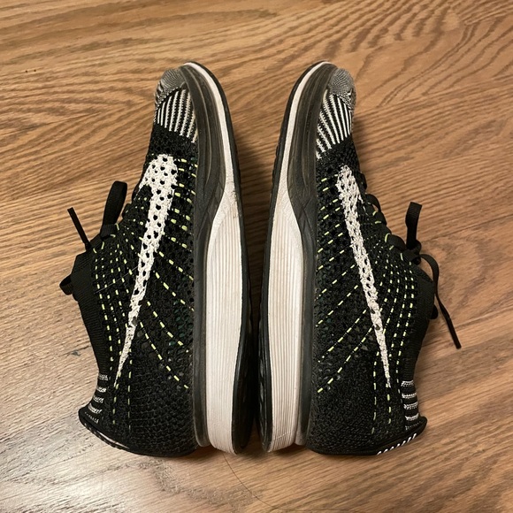 Nike Flyknit Racer - Picture 6 of 6